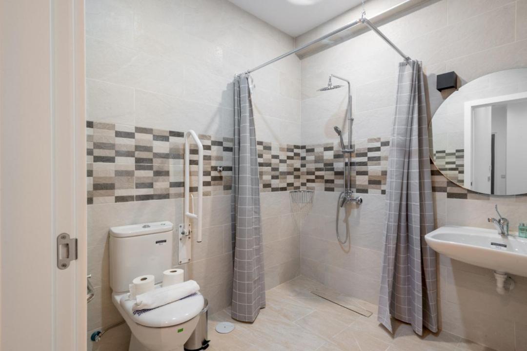 1 Bedroom 1 Bathroom Furnished - Justicia - Cozy - Mintystay マドリード エクステリア 写真