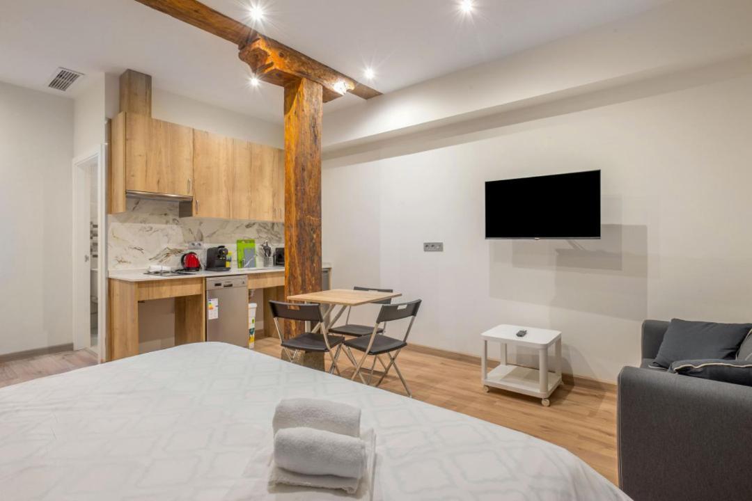 1 Bedroom 1 Bathroom Furnished - Justicia - Cozy - Mintystay マドリード エクステリア 写真
